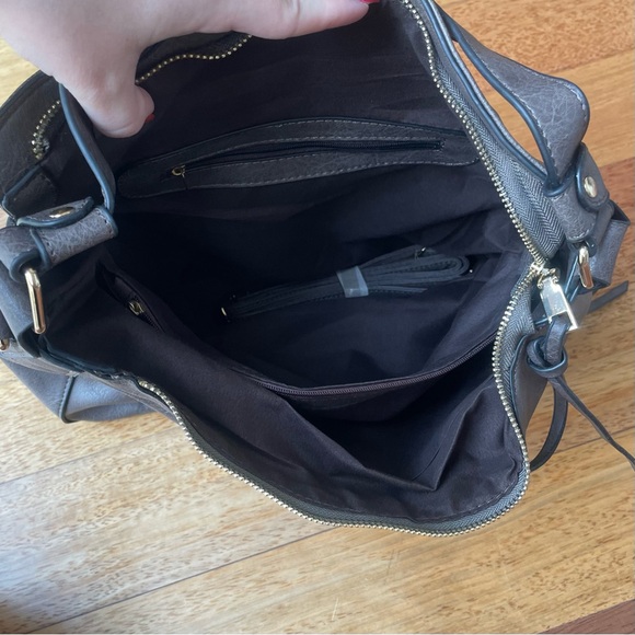 Gray Hobo Bag with Gold Hardware and Slouchy Silhouette and Lots of Pockets NWT - Picture 11 of 12